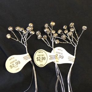 Rhinestone floral picks NWT